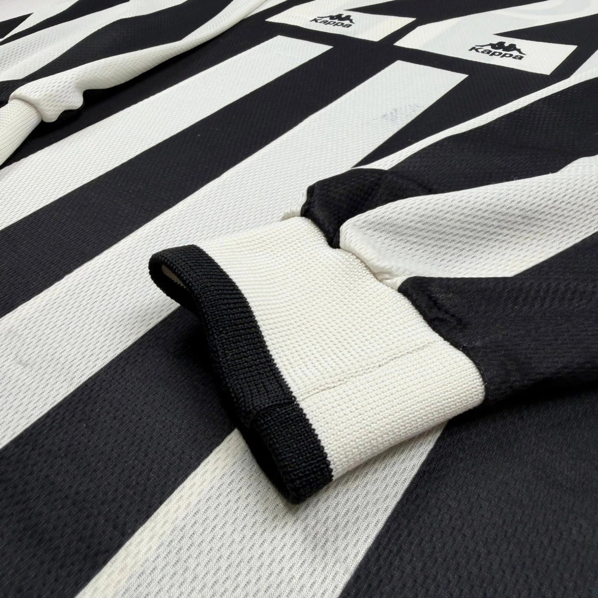 1995/96 Juventus Domicile - 22 *STOCK PRO* (XL) - Iconic Football Shop