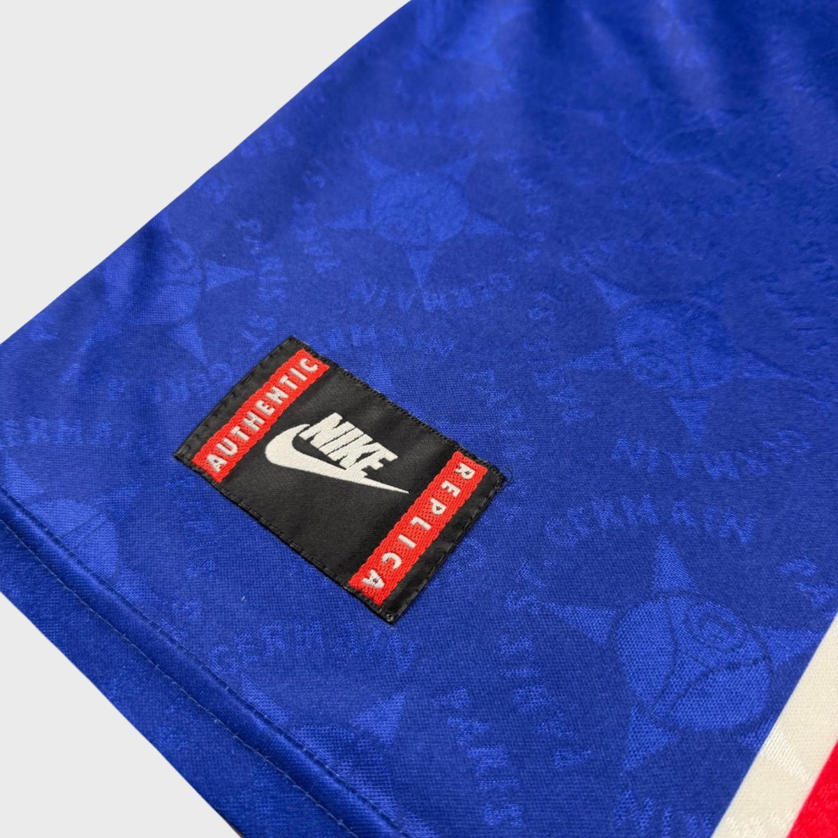 1995/96 PSG Domicile - N'Gotty 4 (XL) - Iconic Football Shop