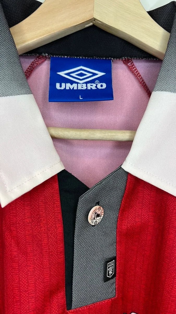 1996/97 Manchester United Domicile (L) - Iconic Football Shop
