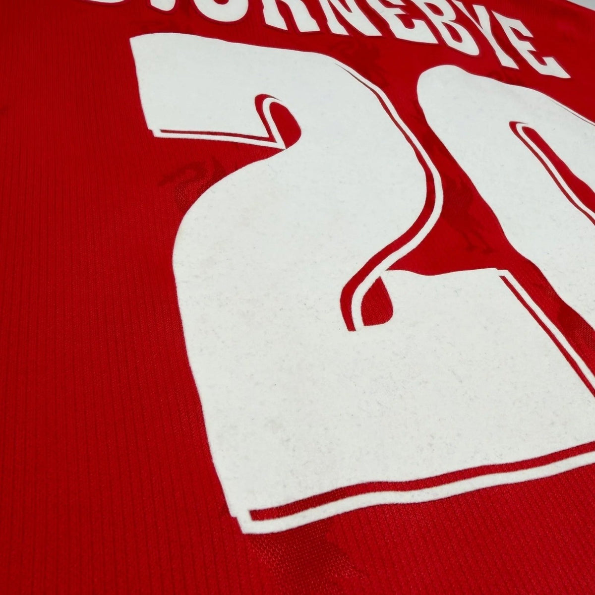 1996/98 Liverpool Domicile - Bjornebye 20 *PORTÉ* (XL) - Iconic Football Shop