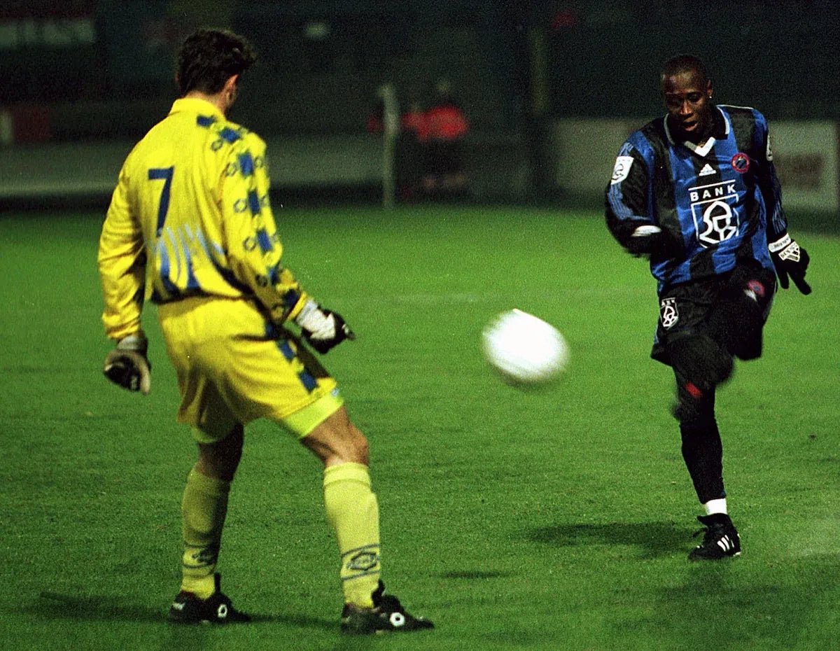 1997/98 Club Brugge Domicile (XS) - Iconic Football Shop