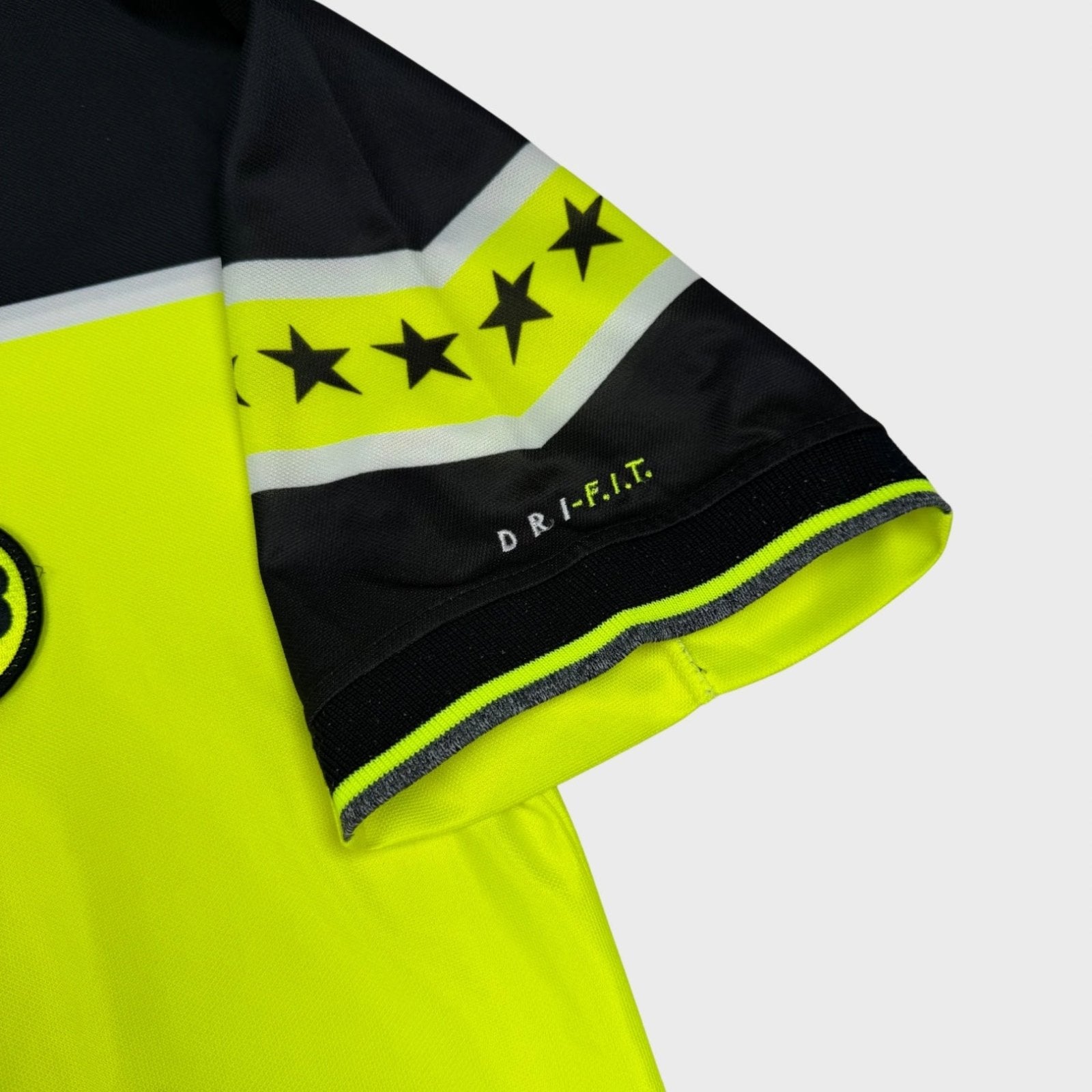 1997/98 Dortmund Domicile (M) - Iconic Football Shop
