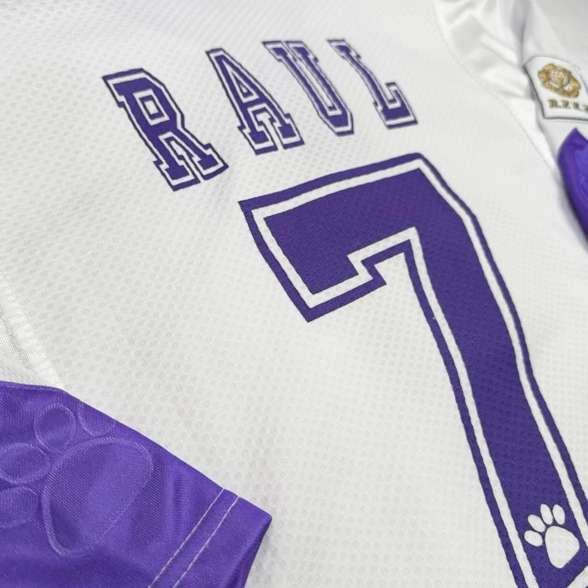 1997/98 Real Madrid Domicile - Raul 7 (XL) - Iconic Football Shop