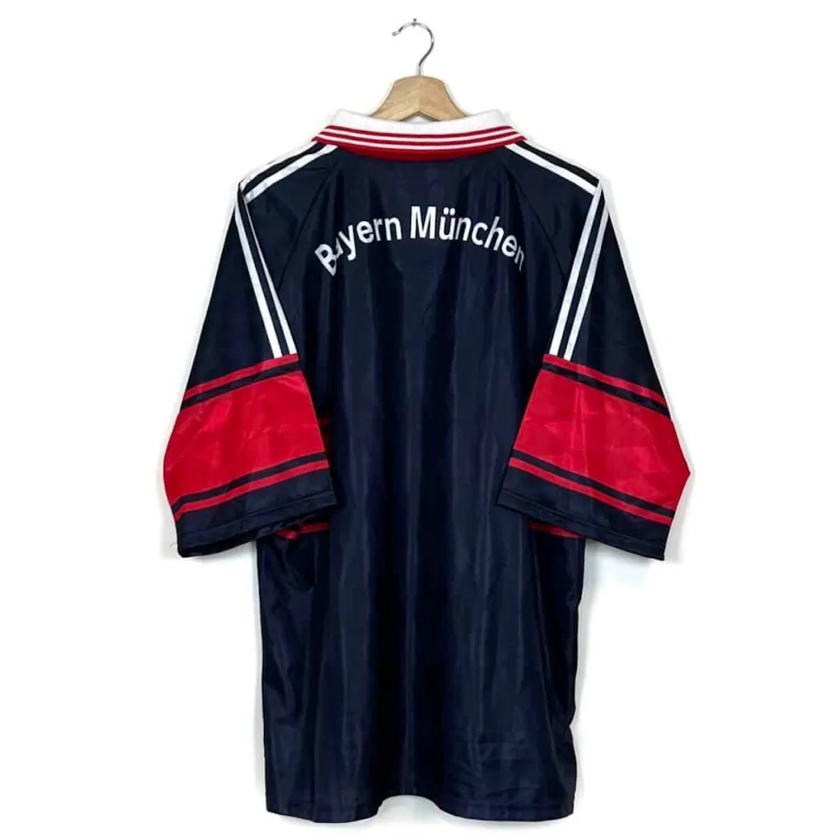 1997/99 Bayern Munich Domicile (XL) - Iconic Football Shop