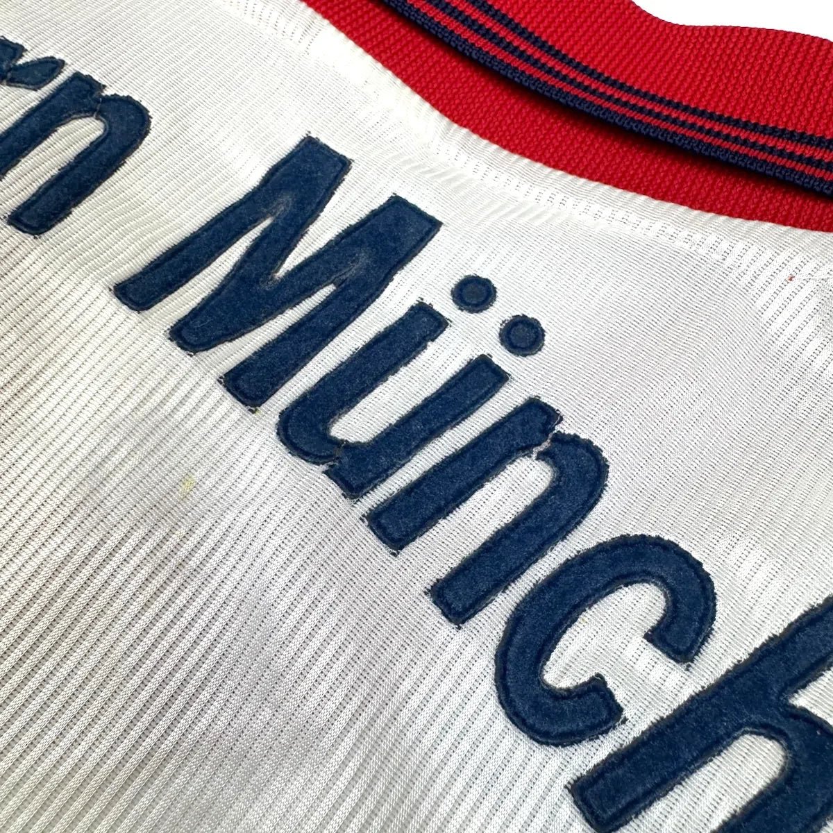 1998/00 Bayern Munich Extérieur (L) - Iconic Football Shop