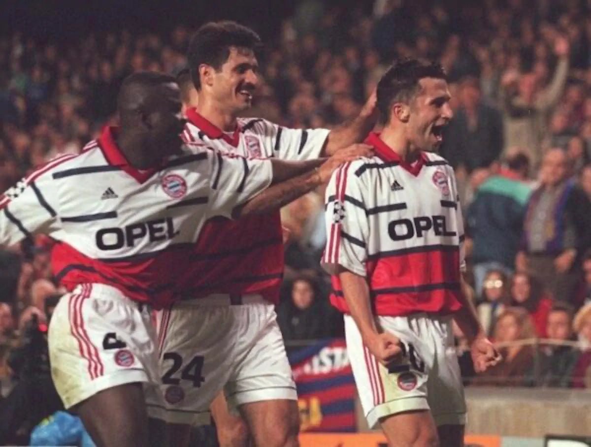 1998/00 Bayern Munich Short (8a) - Iconic Football Shop