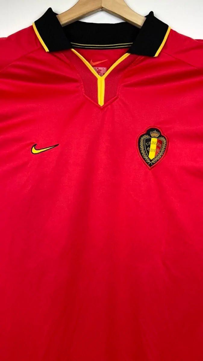 1998/00 Belgique Domicile *VERSION SPÉCIALE* (XL) - Iconic Football Shop