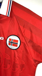 1998/00 Norvège Domicile (L) - Iconic Football Shop