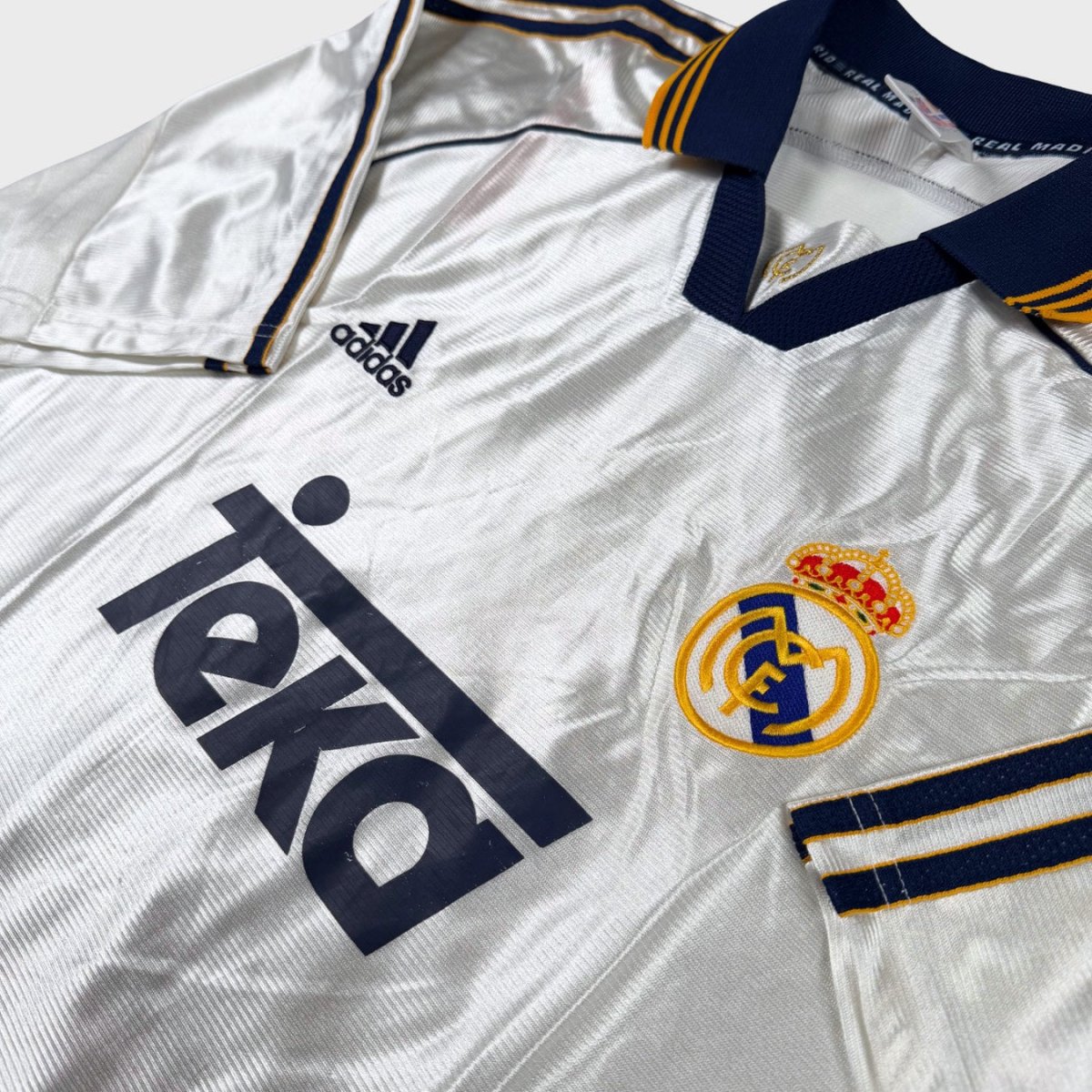 1998/00 Real Madrid Domicile (L) - Iconic Football Shop