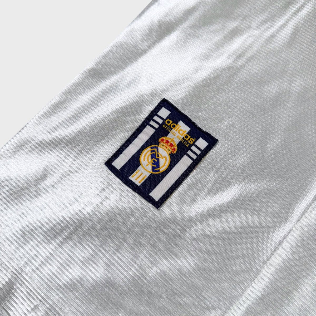 1998/00 Real Madrid Domicile (L) - Iconic Football Shop
