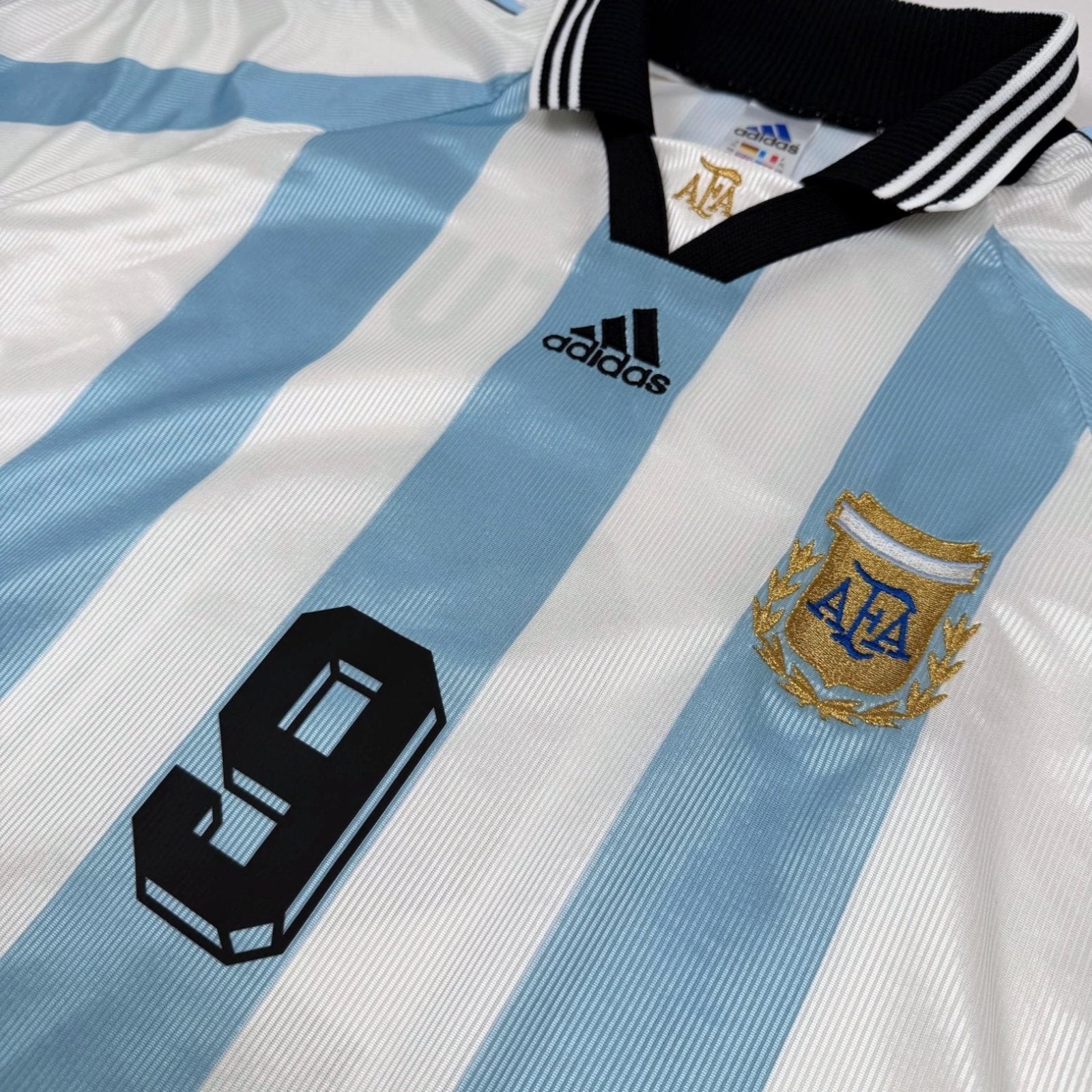 1998/99 Argentine Domicile - Batistuta 9 (XL) - Iconic Football Shop