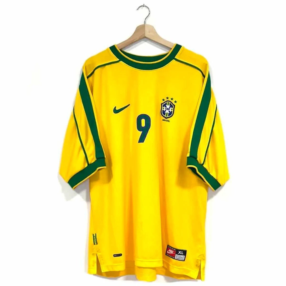 1998/99 Brésil Domicile - Ronaldo 9 (XL) - Iconic Football Shop