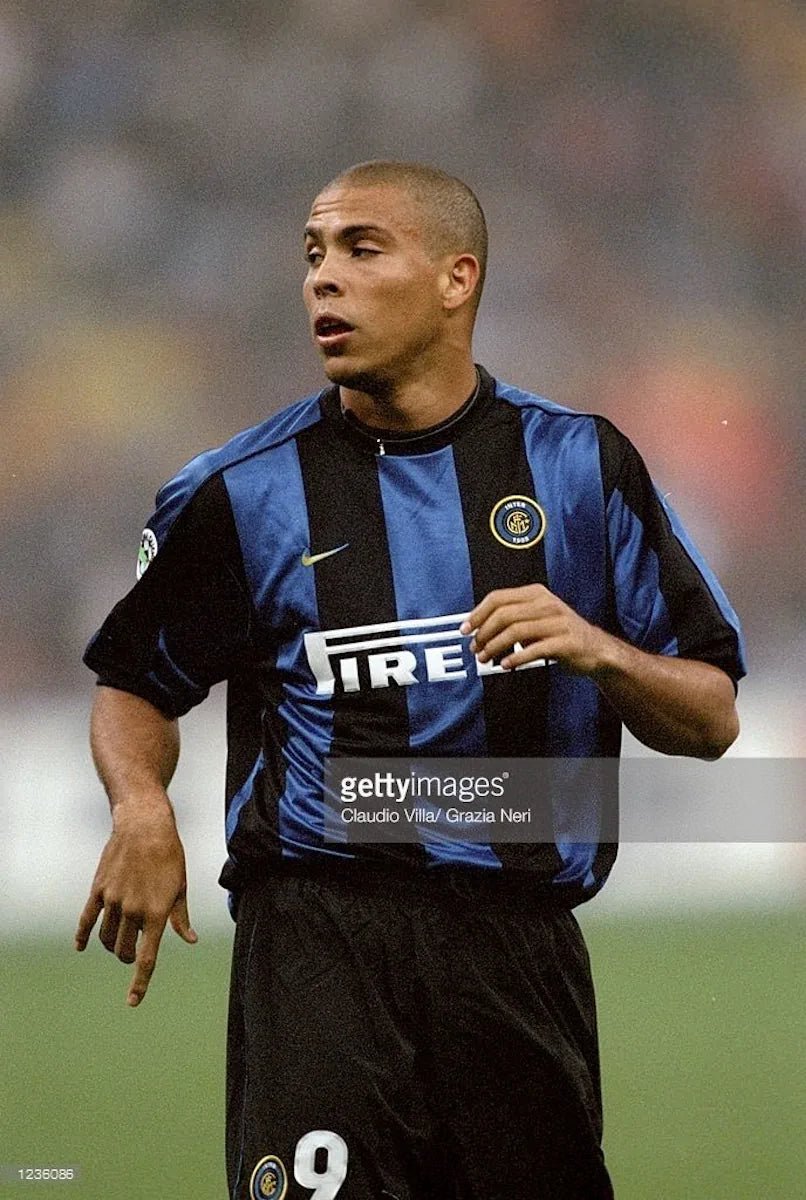 1999/00 Inter Milan Extérieur - Ronaldo 9 (XL) - Iconic Football Shop