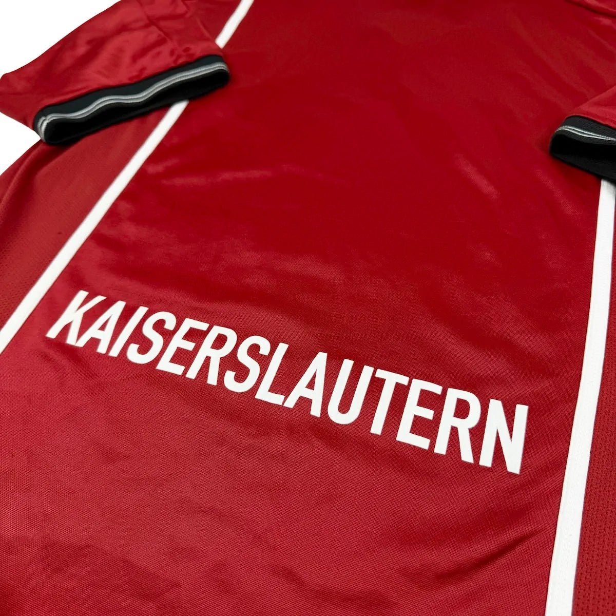 1999/00 Kaiserslautern Domicile (S) - Iconic Football Shop