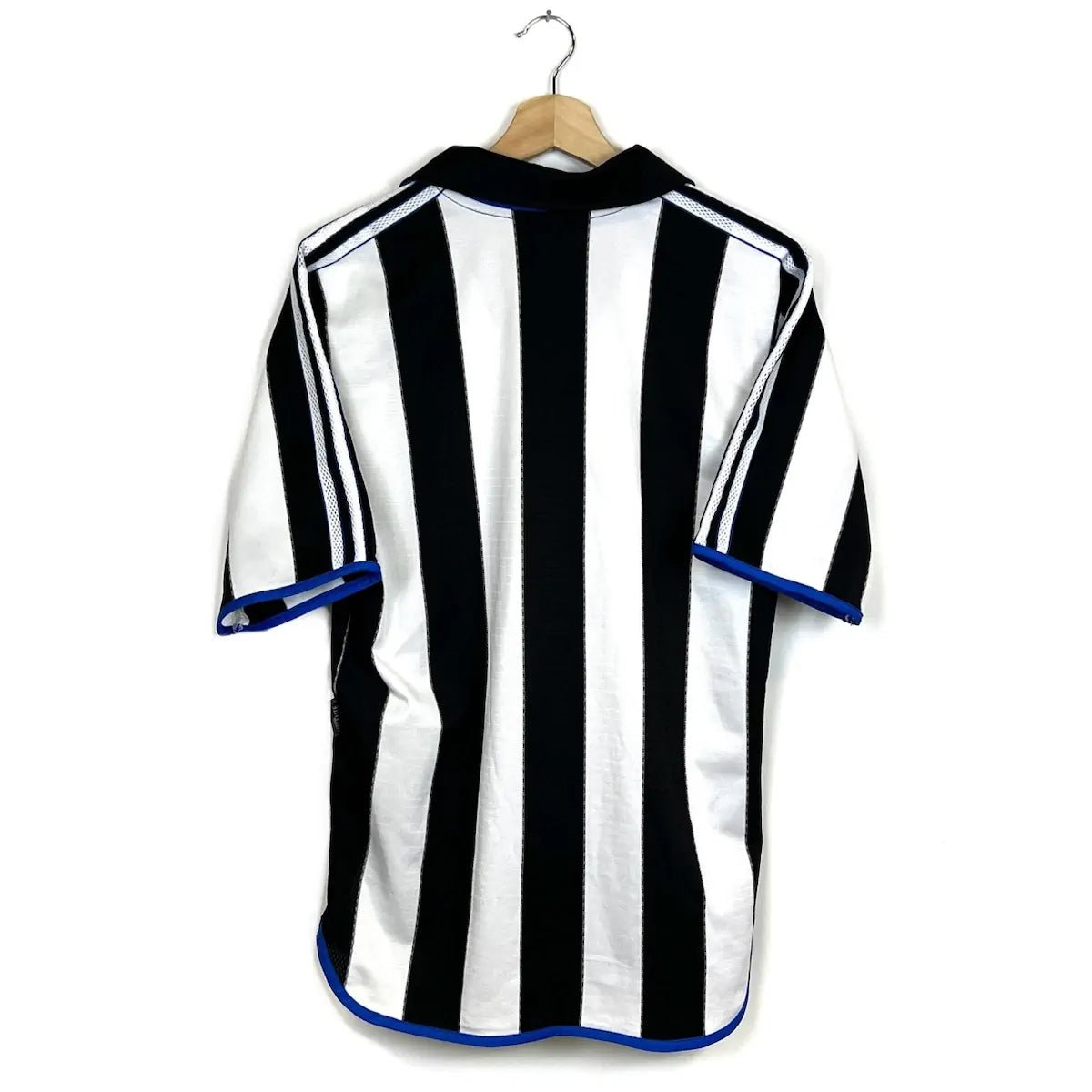 1999/00 Newcastle Domicile (S) - Iconic Football Shop