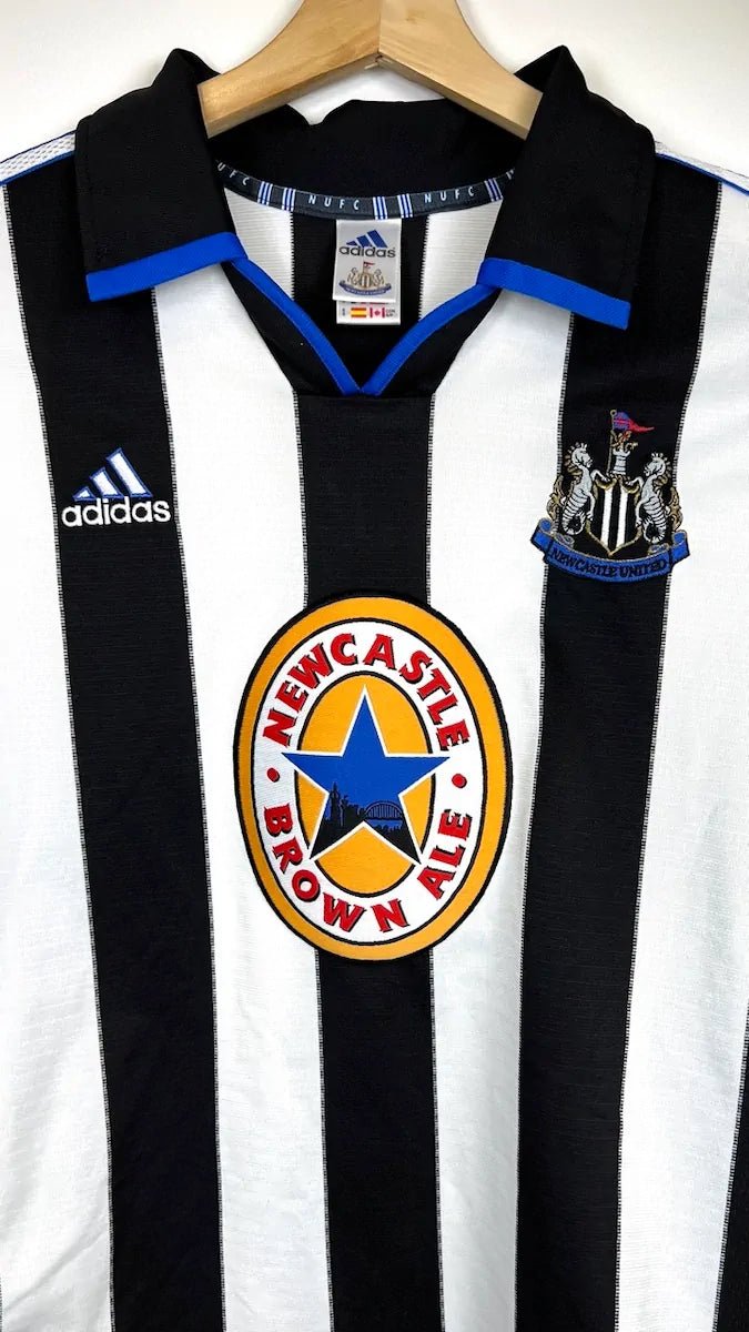 1999/00 Newcastle Domicile (S) - Iconic Football Shop