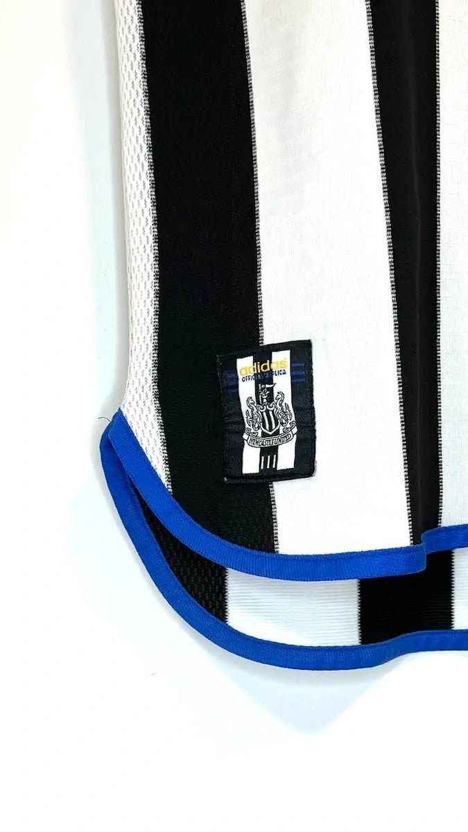 1999/00 Newcastle Domicile - Shearer 9 (M) - Iconic Football Shop
