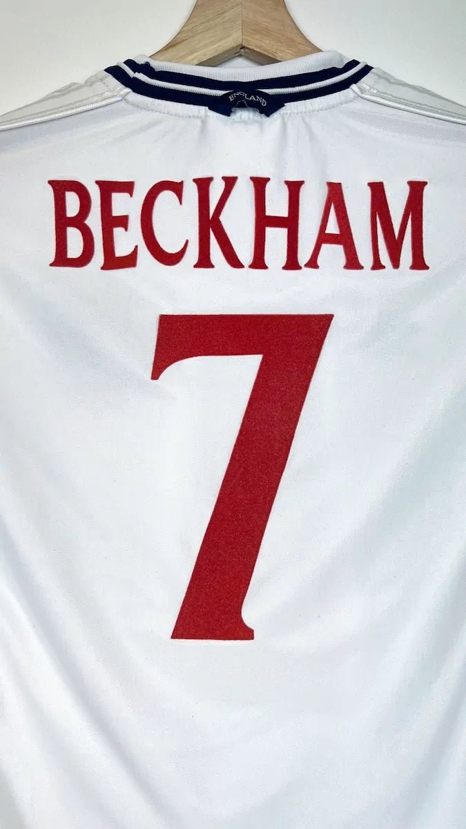 1999/01 Angleterre Domicile - Beckham 7 (M) - Iconic Football Shop