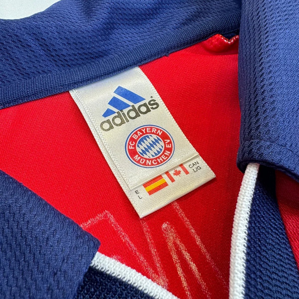 1999/01 Bayern Munich Domicile (L) - Iconic Football Shop