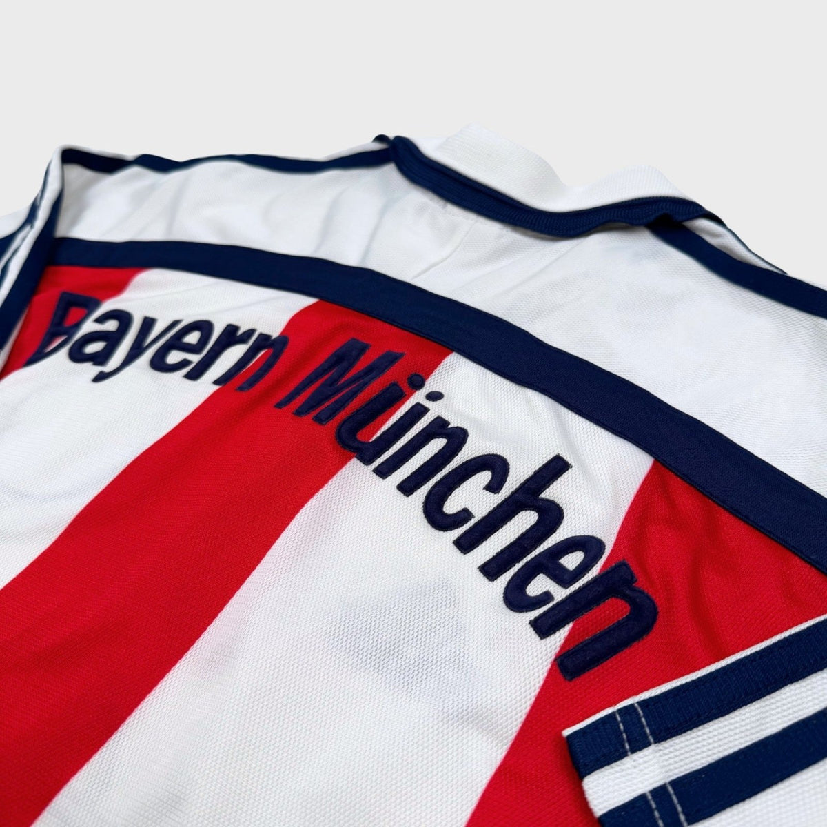2000/01 Bayern Munich Extérieur (M) - Iconic Football Shop