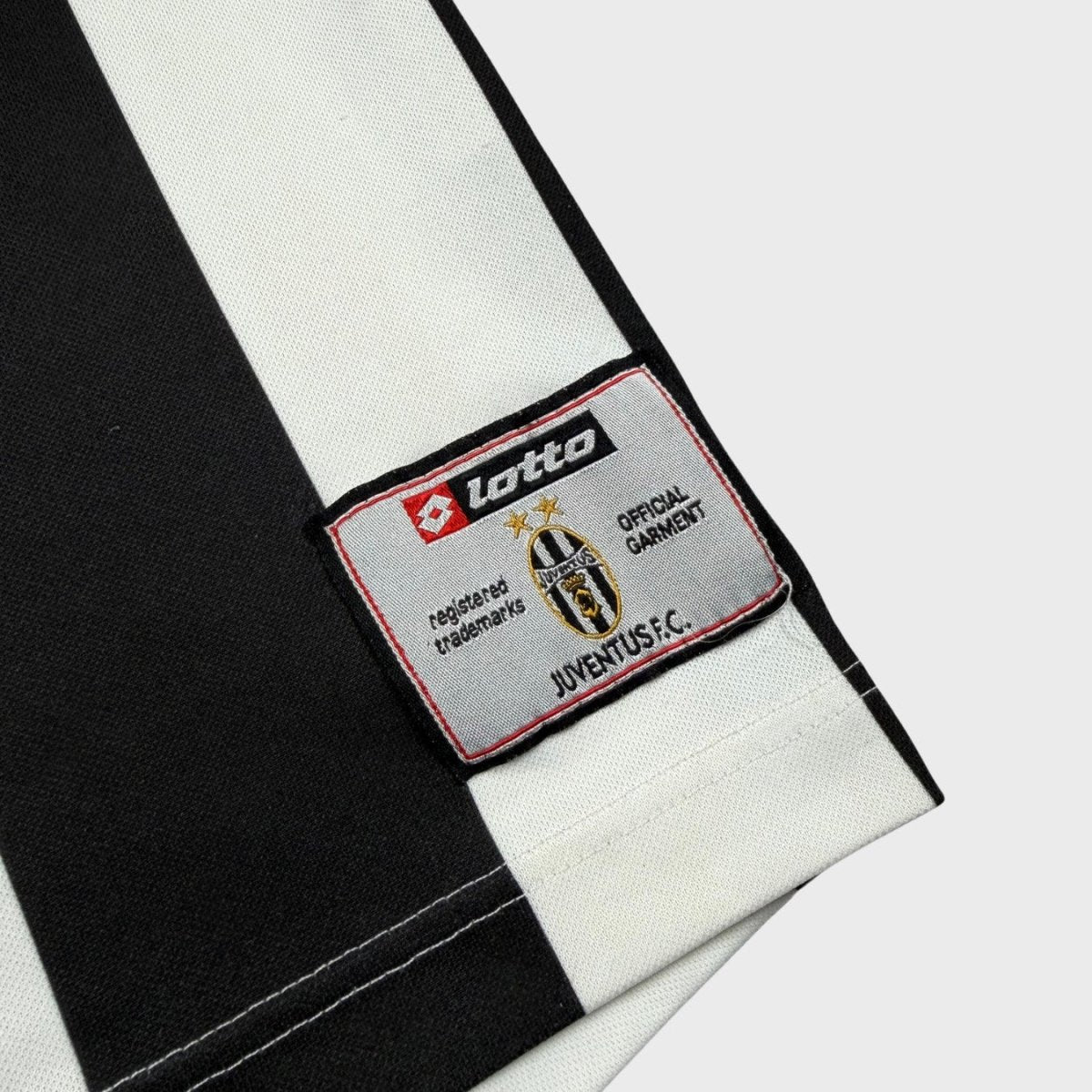 2000/01 Juventus Domicile (L) - Iconic Football Shop