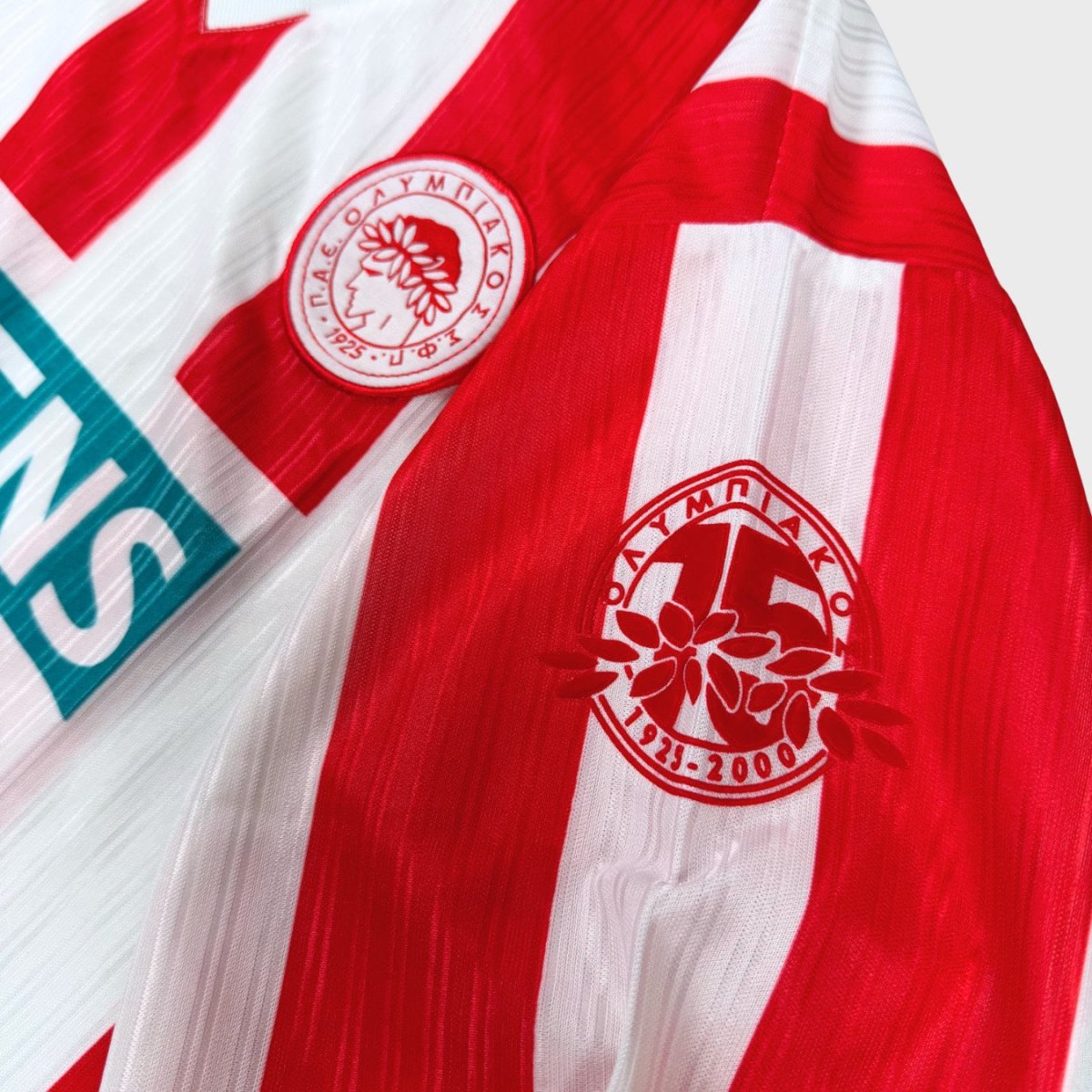 2000/01 Olympiakos Domicile (L) - Iconic Football Shop