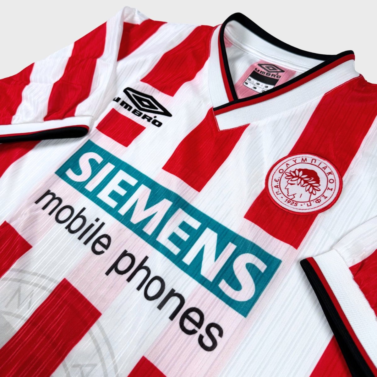 2000/01 Olympiakos Domicile (L) - Iconic Football Shop