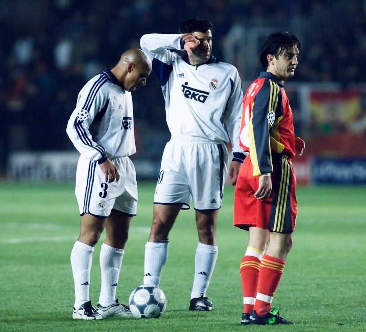 2000/01 Real Madrid Domicile (XL) - Iconic Football Shop