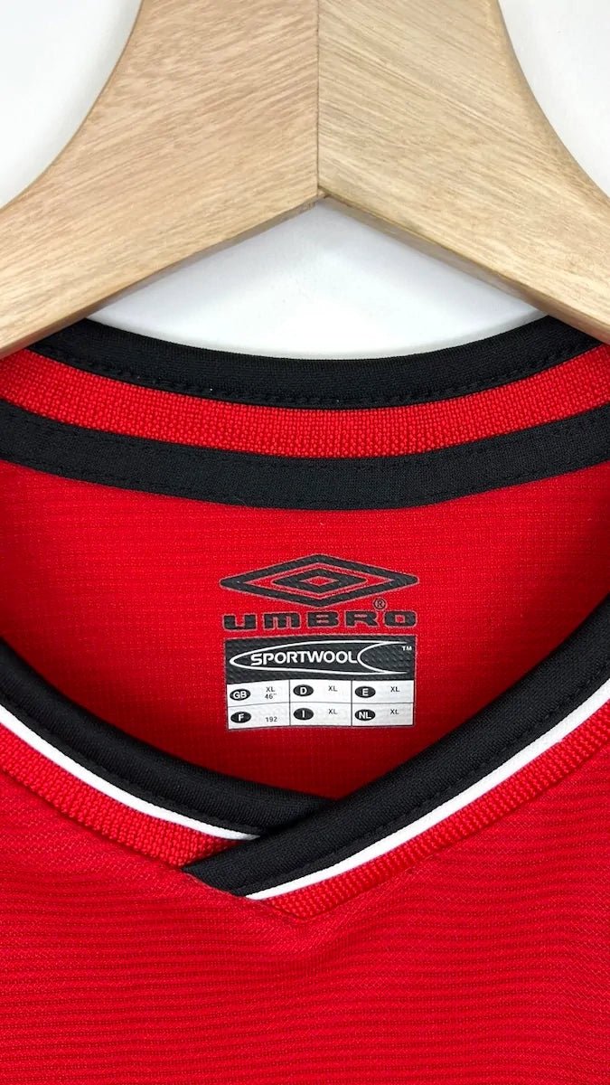 2000/02 Manchester United Domicile (XL) - Iconic Football Shop