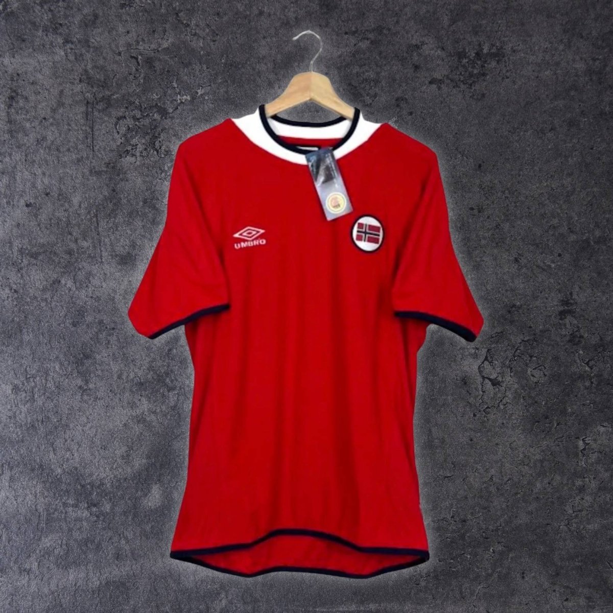 2000/02 Norvège Domicile (M) - Iconic Football Shop