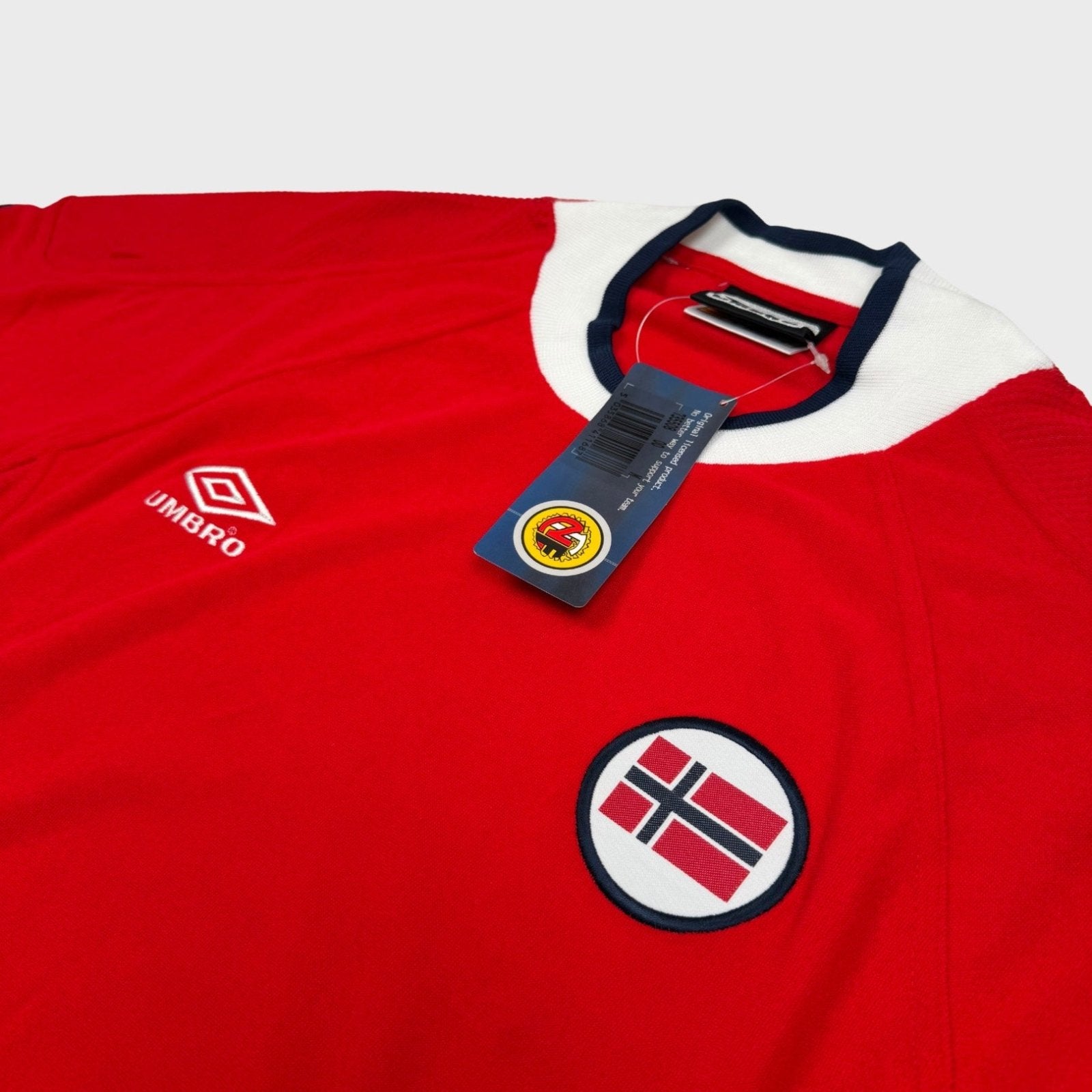 2000/02 Norvège Domicile (M) - Iconic Football Shop