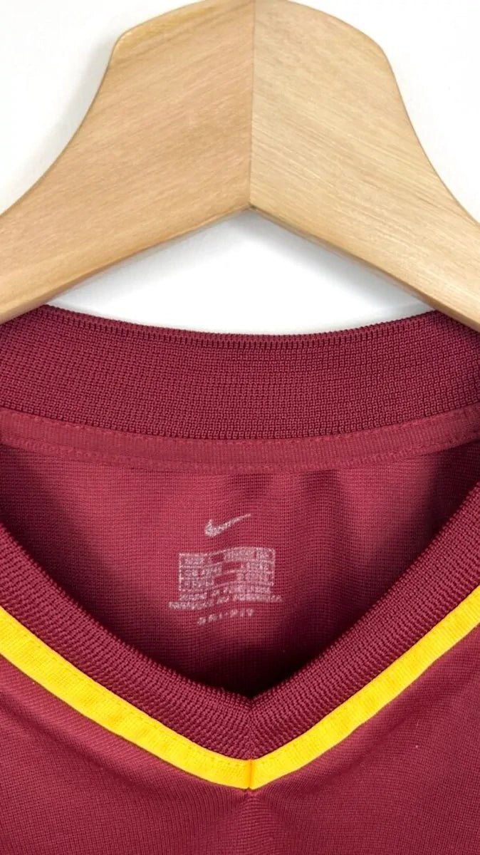 2000/02 Portugal Domicile (L) - Iconic Football Shop