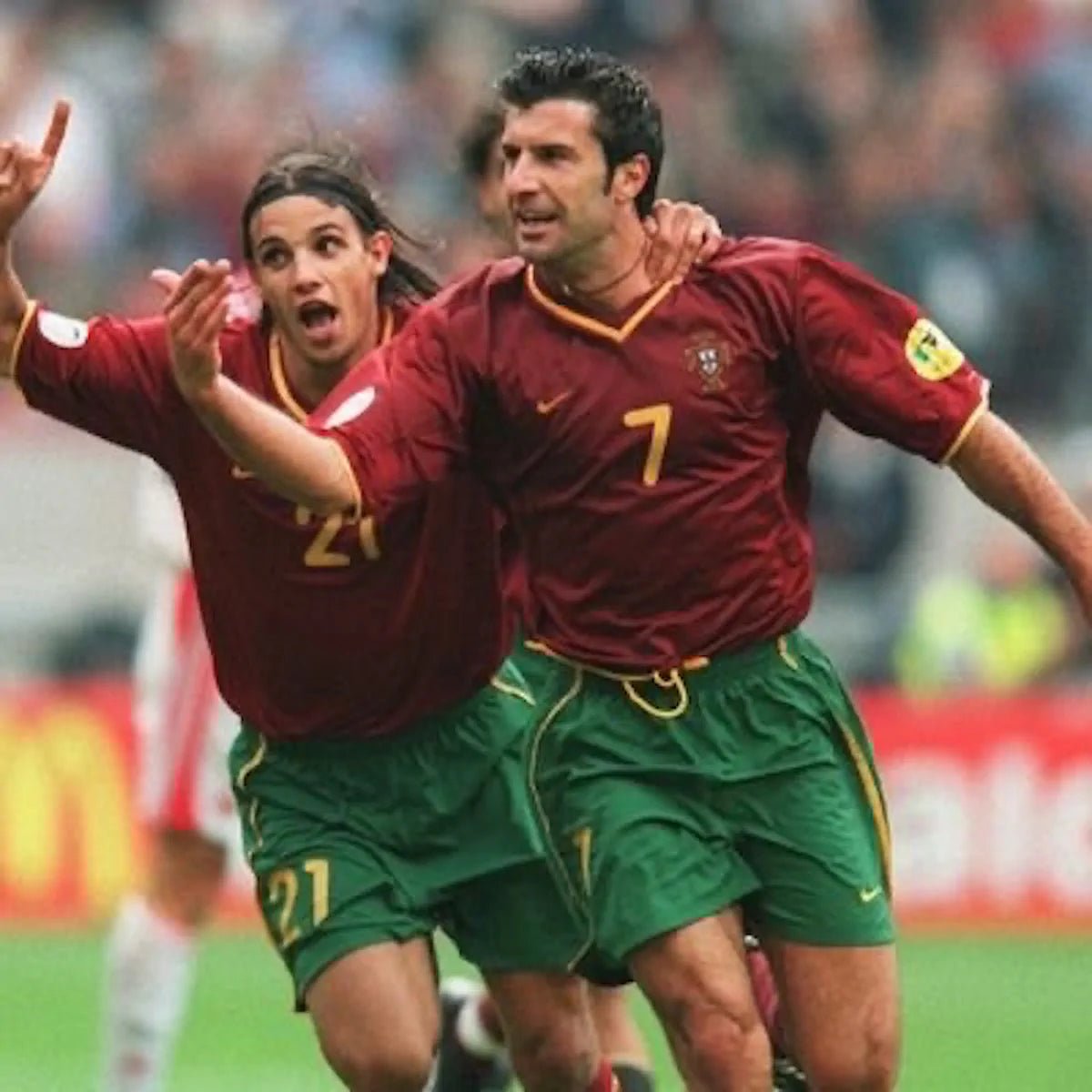 2000/02 Portugal Domicile (L) - Iconic Football Shop