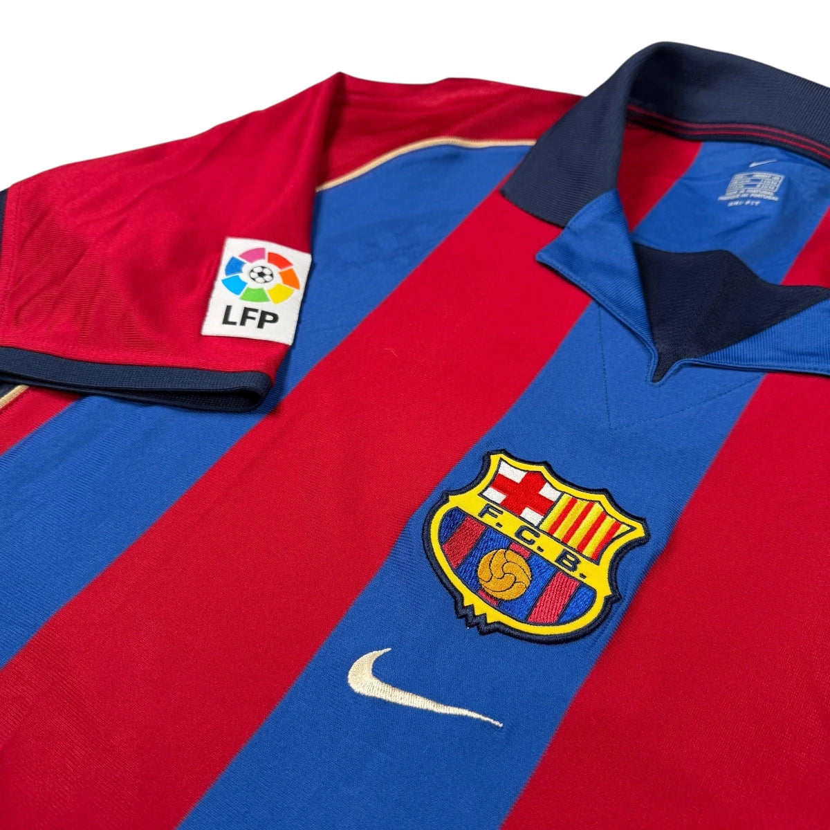 2001/02 Barcelone Domicile (L) - Iconic Football Shop