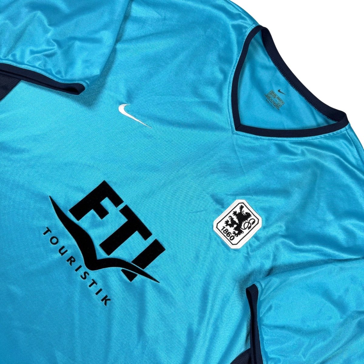 2001/02 Munich 1860 Domicile (2XL) - Iconic Football Shop
