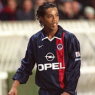 2001/02 PSG Domicile (L) - Iconic Football Shop