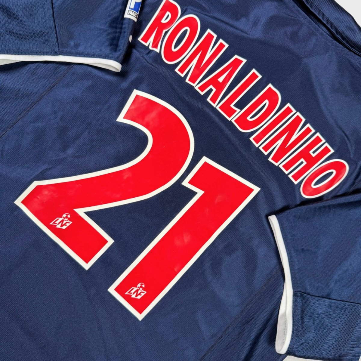 2001/02 PSG Domicile - Ronaldinho 21 (L) - Iconic Football Shop