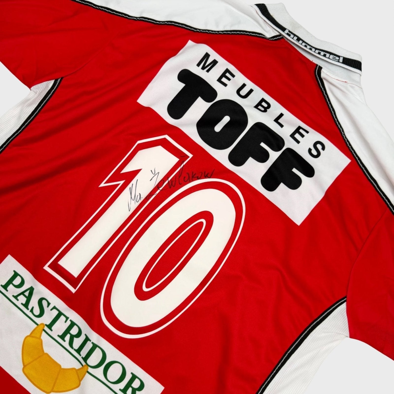 2001/02 Royal Excelsior Mouscron Domicile - Zewlakow 10 *PRÉPARÉ / PORTÉ / SIGNÉ* (XL) - Iconic Football Shop