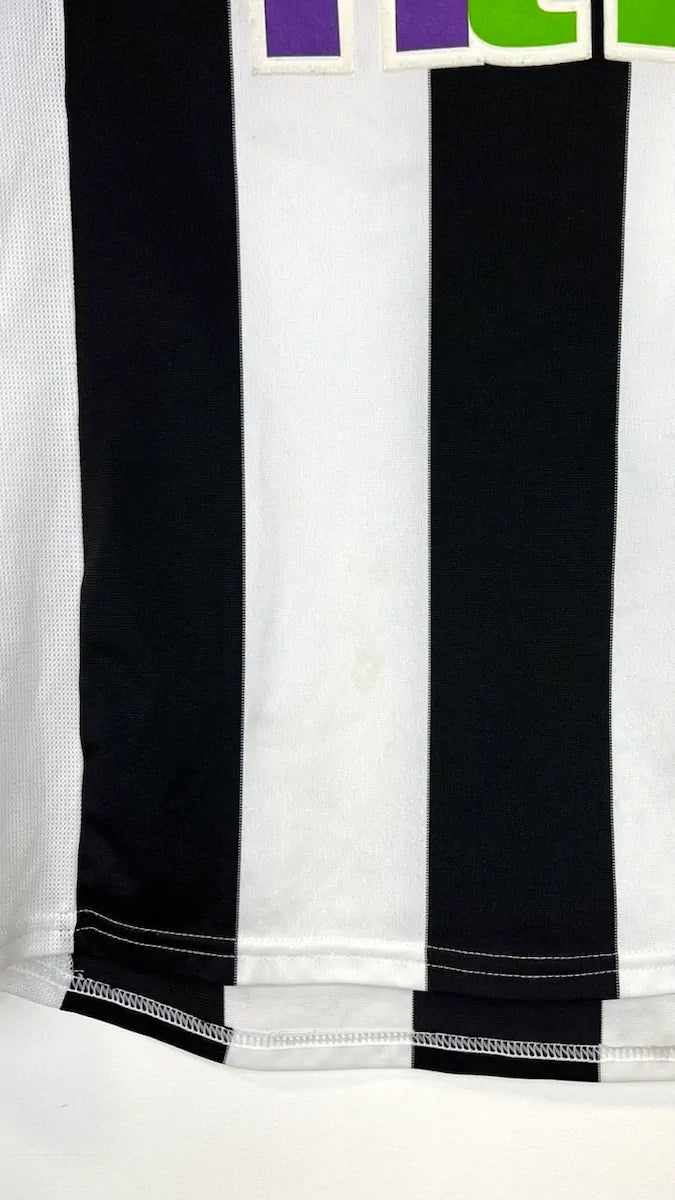 2001/03 Newcastle Domicile (XL) - Iconic Football Shop