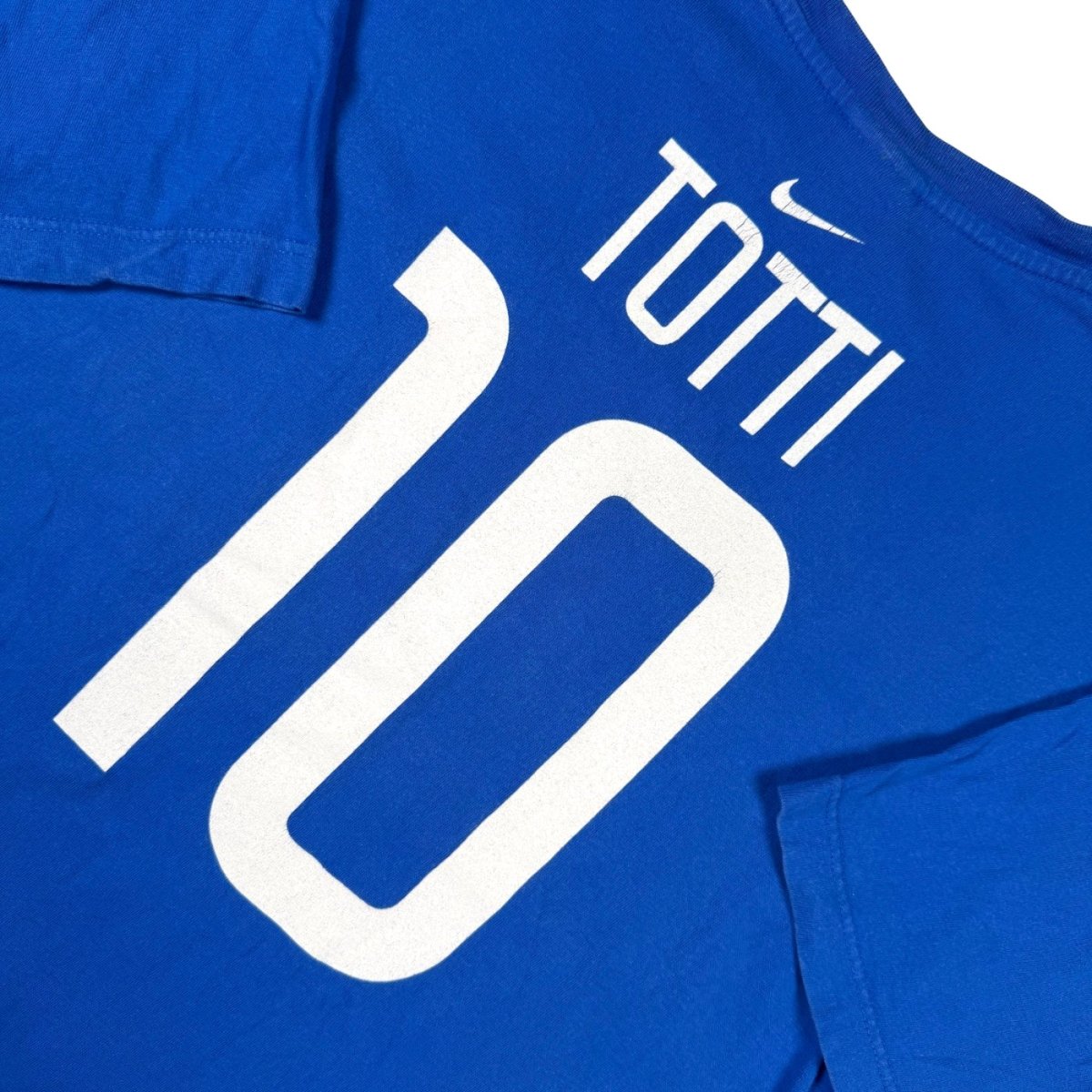 2002 Italie T-Shirt - Totti 10 (L) - Iconic Football Shop