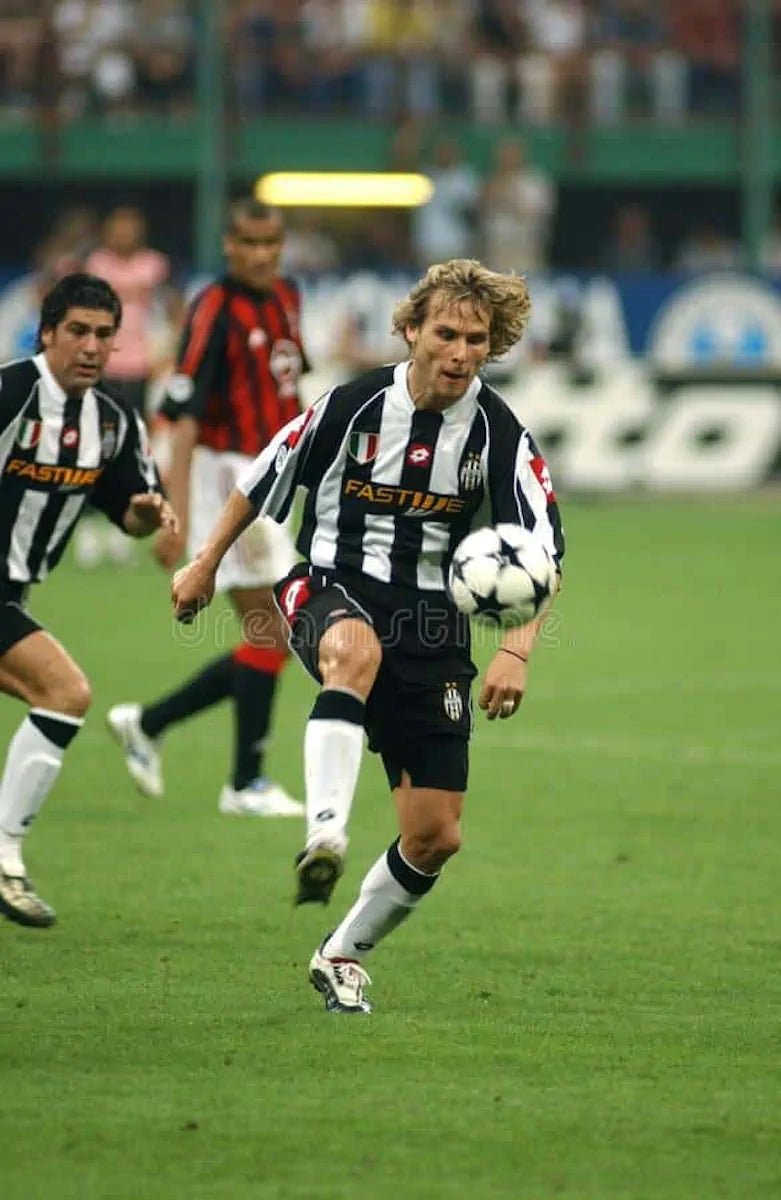 2002/03 Juventus Domicile (L) - Iconic Football Shop