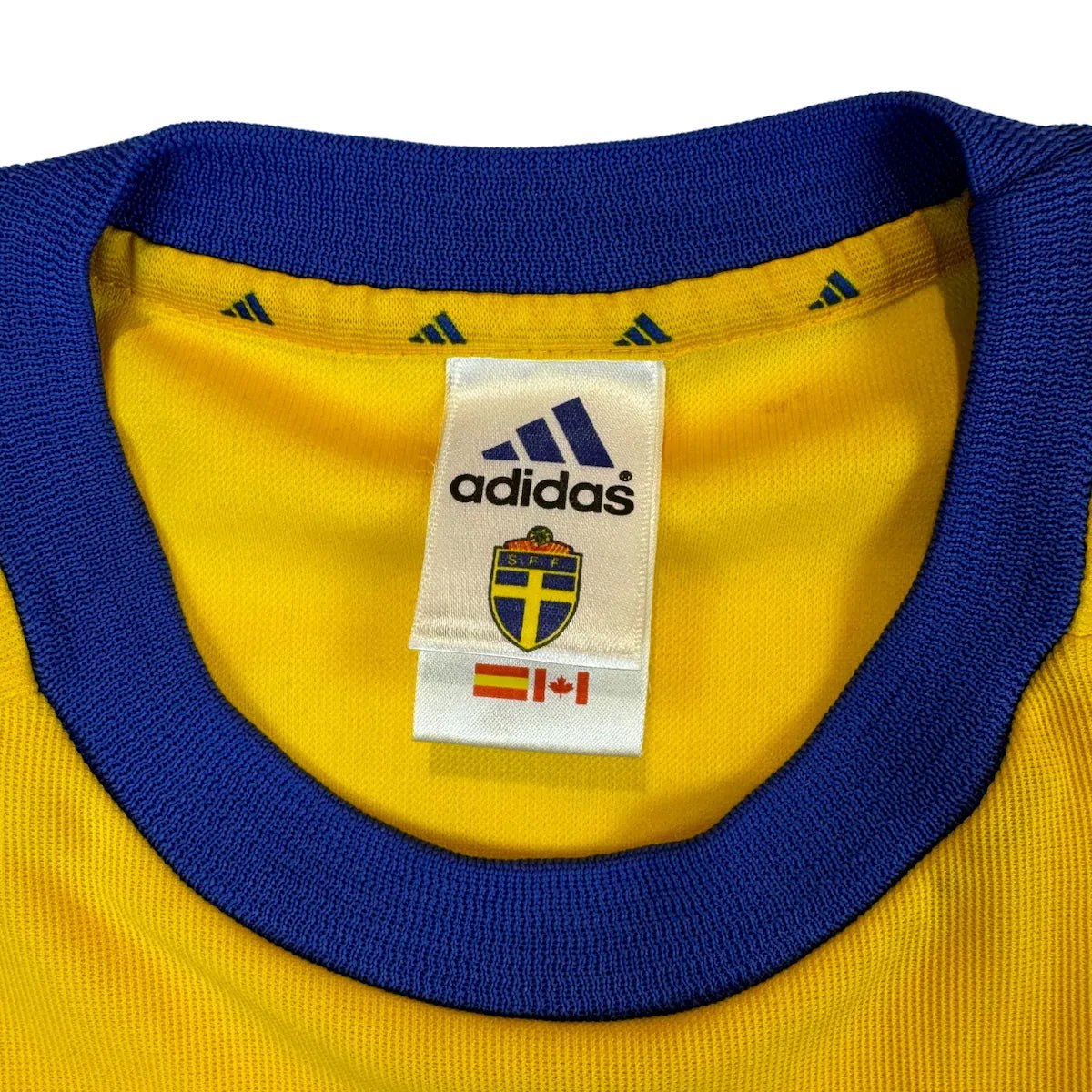 2002/03 Suède Domicile (L) - Iconic Football Shop