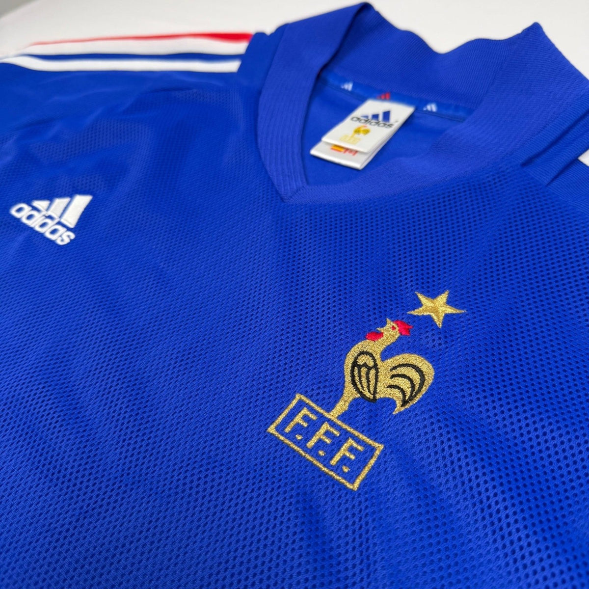 2002/04 France Domicile (L) - Iconic Football Shop