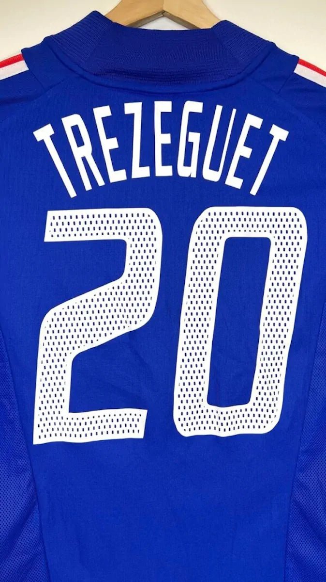 2002/04 France Domicile - Trezeguet 20 (L) - Iconic Football Shop