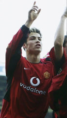2002/04 Manchester United Domicile (8a) - Iconic Football Shop