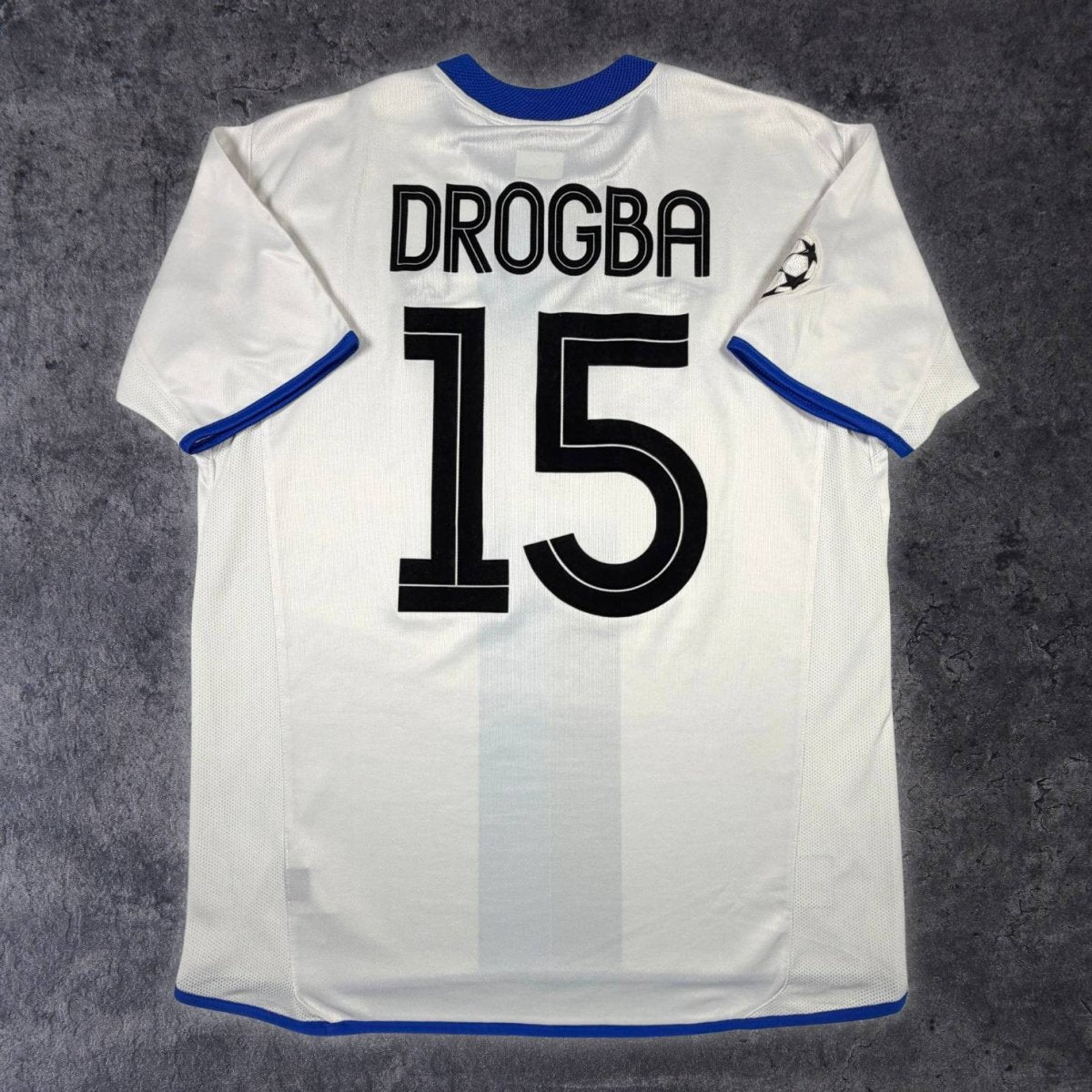 2003/04 Chelsea Extérieur - Drogba 15 (L) - Iconic Football Shop