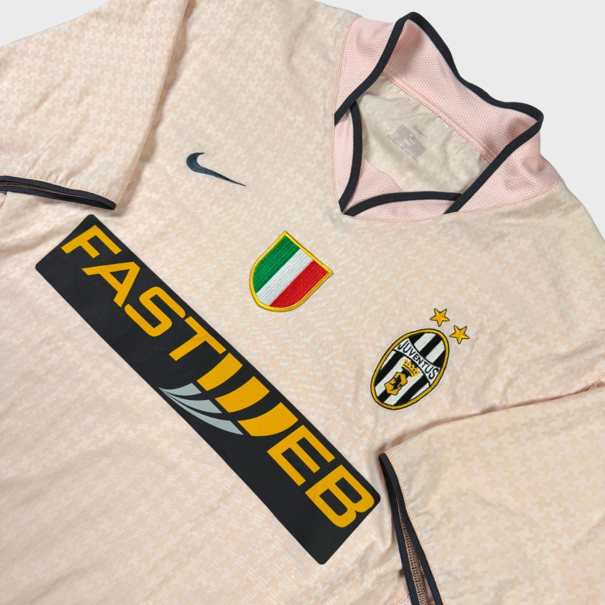 2003/04 Juventus Extérieur (L) - Iconic Football Shop