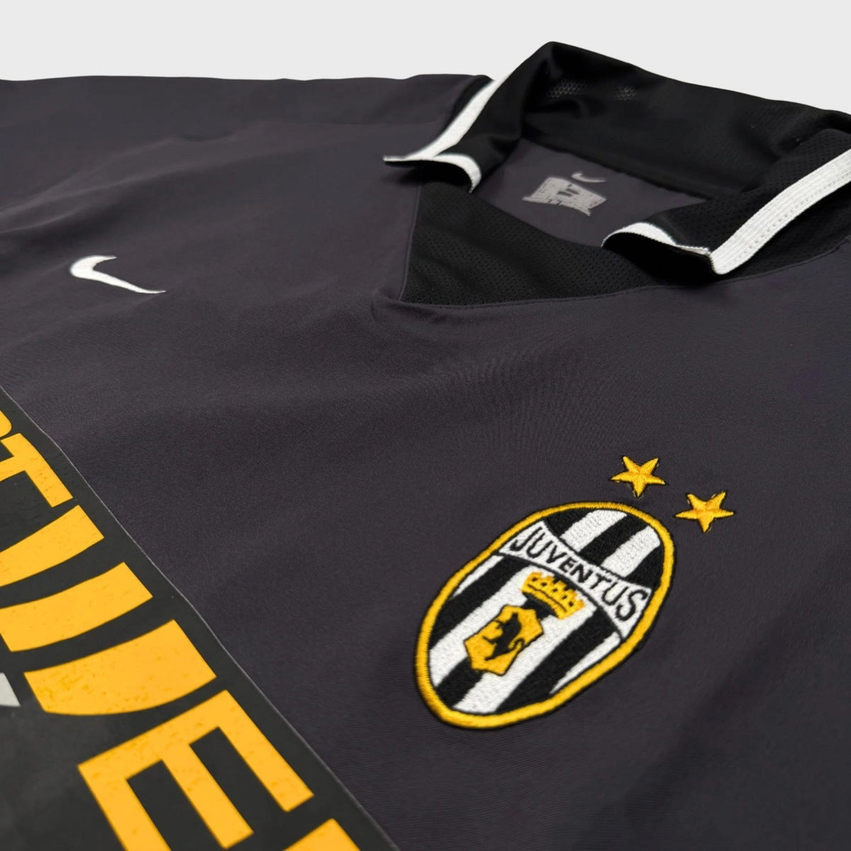 2003/04 Juventus Third (M) - Iconic Football Shop