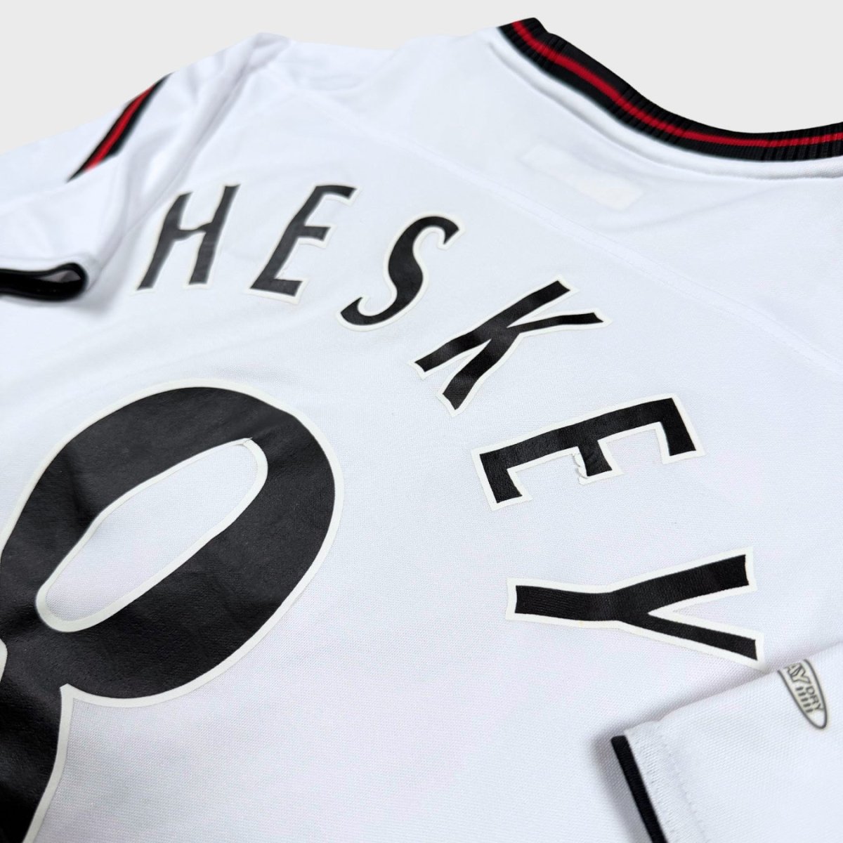 2003/04 Liverpool Extérieur - Heskey 8 (12a) - Iconic Football Shop