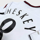 2003/04 Liverpool Extérieur - Heskey 8 (12a) - Iconic Football Shop